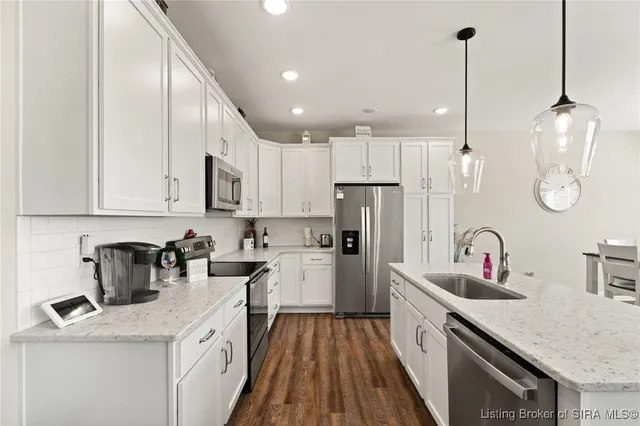 $329,900 | 3920 Windsor Creek Drive, New Albany, IN 47150