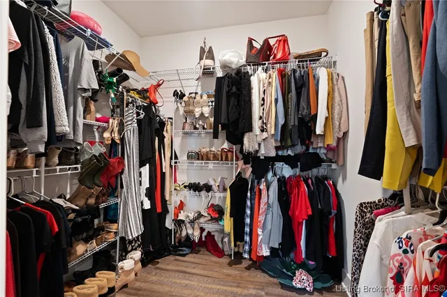 $329,900 | 3920 Windsor Creek Drive, New Albany, IN 47150