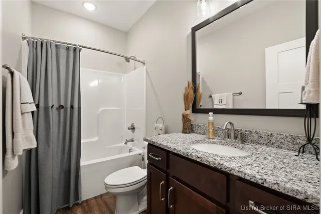 $329,900 | 3920 Windsor Creek Drive, New Albany, IN 47150