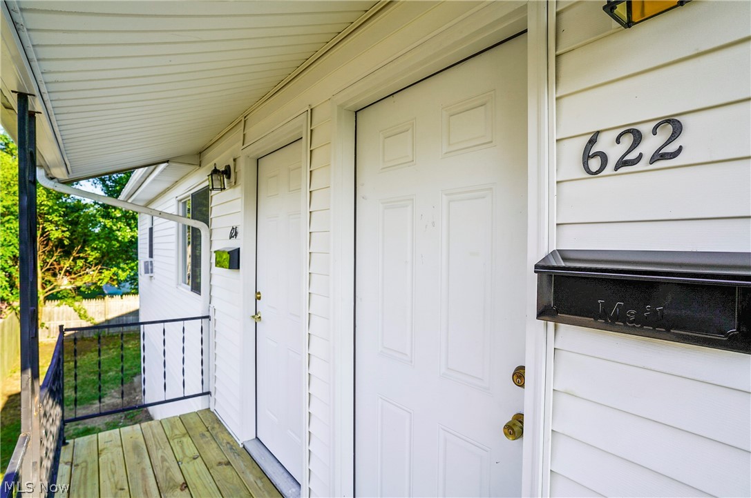 622 Stephens Road Akron, OH 44312 - Photo 3 of 49 Front Doors