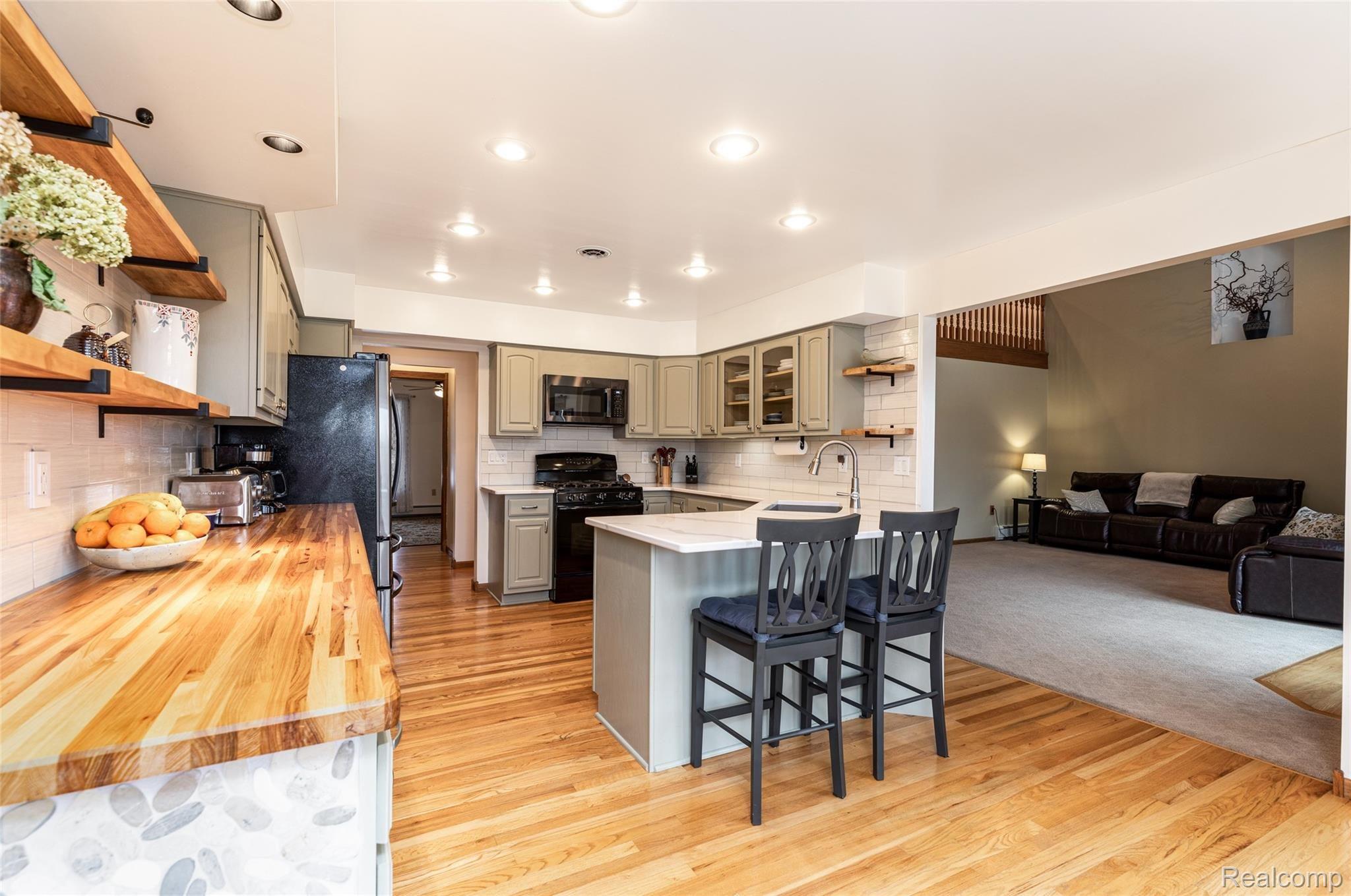 79580 Hipp Road Romeo, MI 48065 - Photo 29 of 97 30.Kitchen