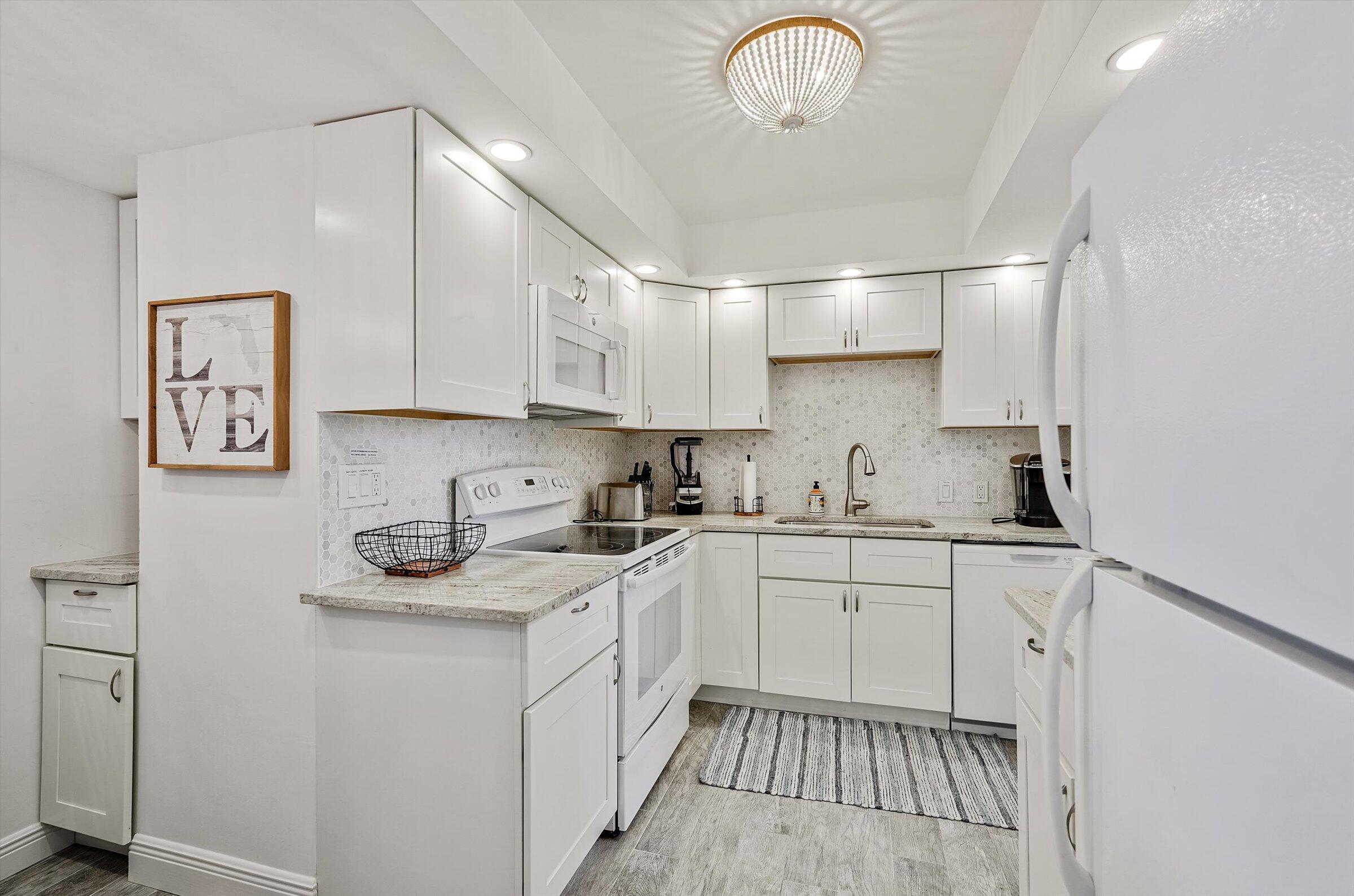 225 South Beach Road, Unit 205 Tequesta, FL 33469 - Photo 9 of 43 10-225 S Beach Road-10