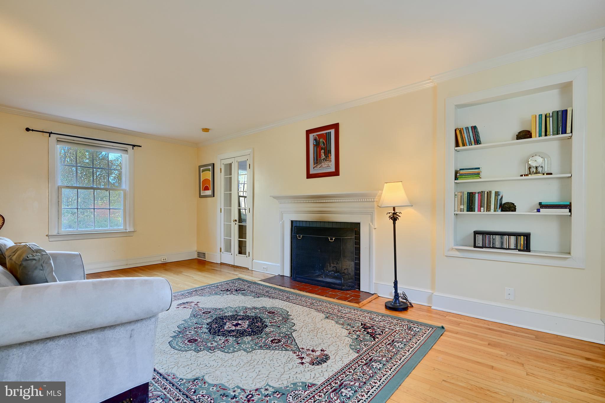 1122 Bellemore Road Baltimore, MD 21210 - Photo 19 of 51 Built-in bookcase