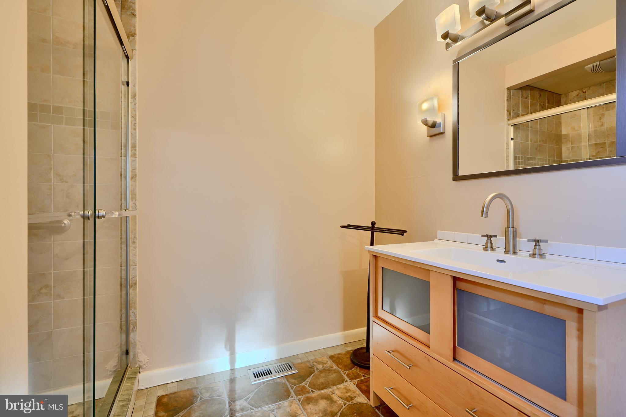 1122 Bellemore Road Baltimore, MD 21210 - Photo 24 of 51 Bath room in master suite