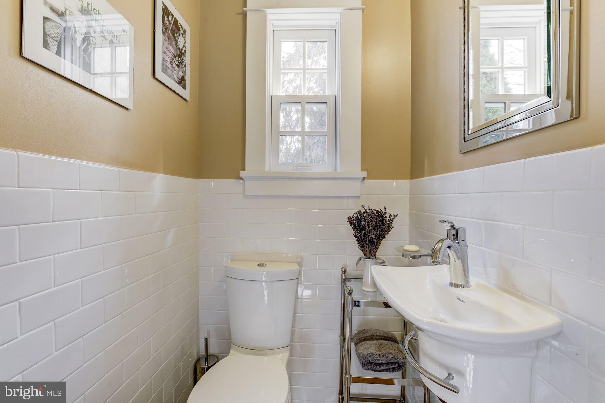 5810 Chevy Chase Parkway Northwest Washington, DC 20015 - Photo 13 of 30 Bath