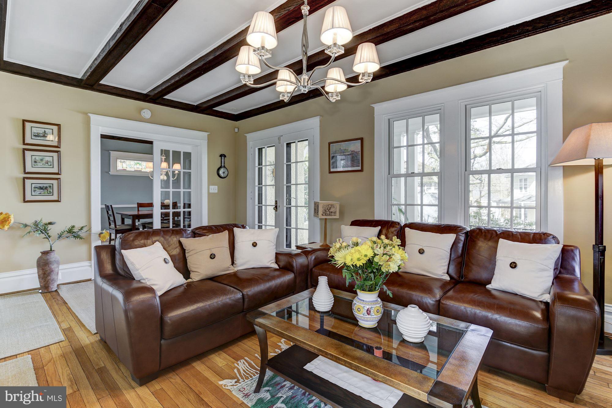 5810 Chevy Chase Parkway Northwest Washington, DC 20015 - Photo 5 of 30 Living Room