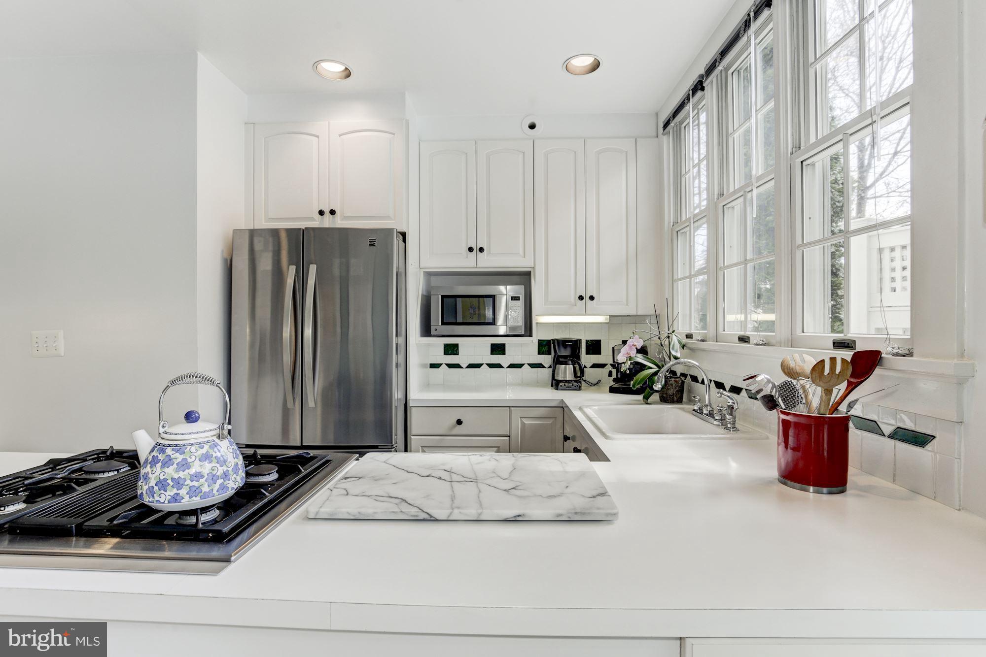 5810 Chevy Chase Parkway Northwest Washington, DC 20015 - Photo 10 of 30 Kitchen