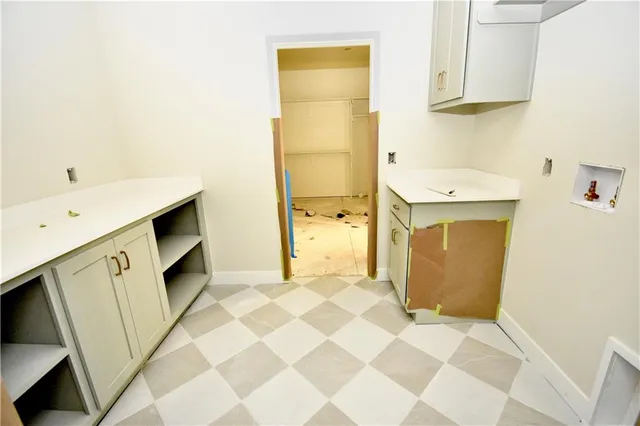 $899,500 | 8364 Northeast 77th Terrace, Kansas City, MO 64158