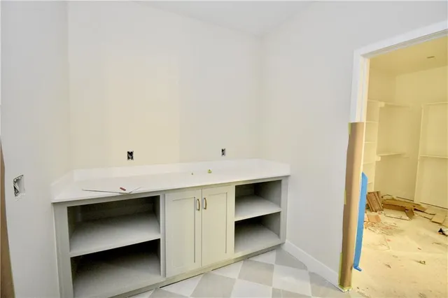 $899,500 | 8364 Northeast 77th Terrace, Kansas City, MO 64158