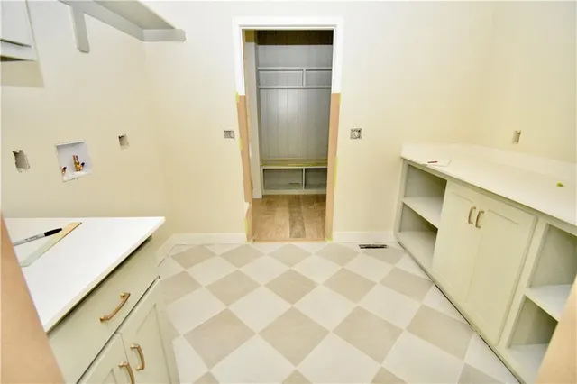 $899,500 | 8364 Northeast 77th Terrace, Kansas City, MO 64158