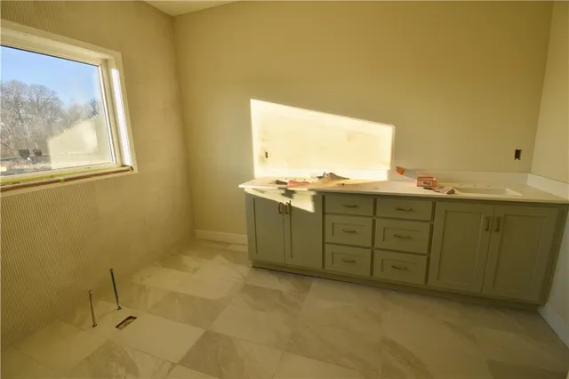 $899,500 | 8364 Northeast 77th Terrace, Kansas City, MO 64158