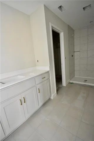 $899,500 | 8364 Northeast 77th Terrace, Kansas City, MO 64158