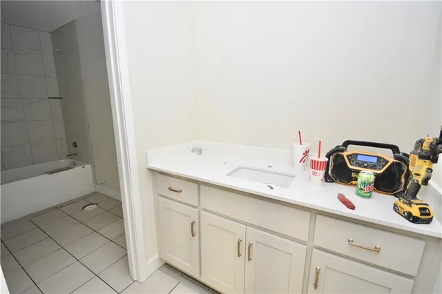 $899,500 | 8364 Northeast 77th Terrace, Kansas City, MO 64158