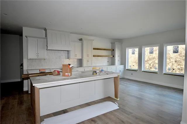 $899,500 | 8364 Northeast 77th Terrace, Kansas City, MO 64158