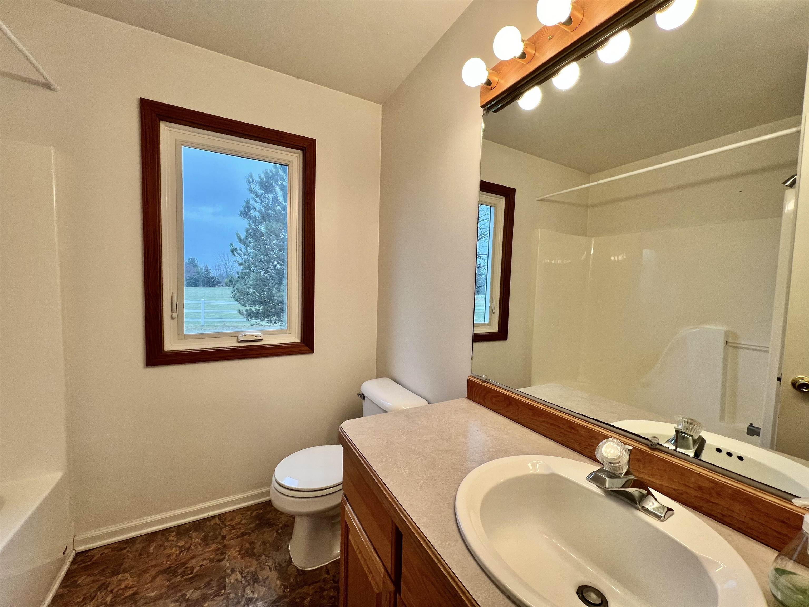 648 South Elba Road Lapeer, MI 48446 - Photo 9 of 20 50197753-e6fec1ea-4be8-4003-bd51-dfa695bc6178.JPG