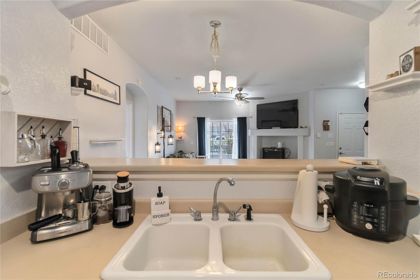 5255 Memphis Street, Unit 702 Denver, CO 80239 - Photo 9 of 30