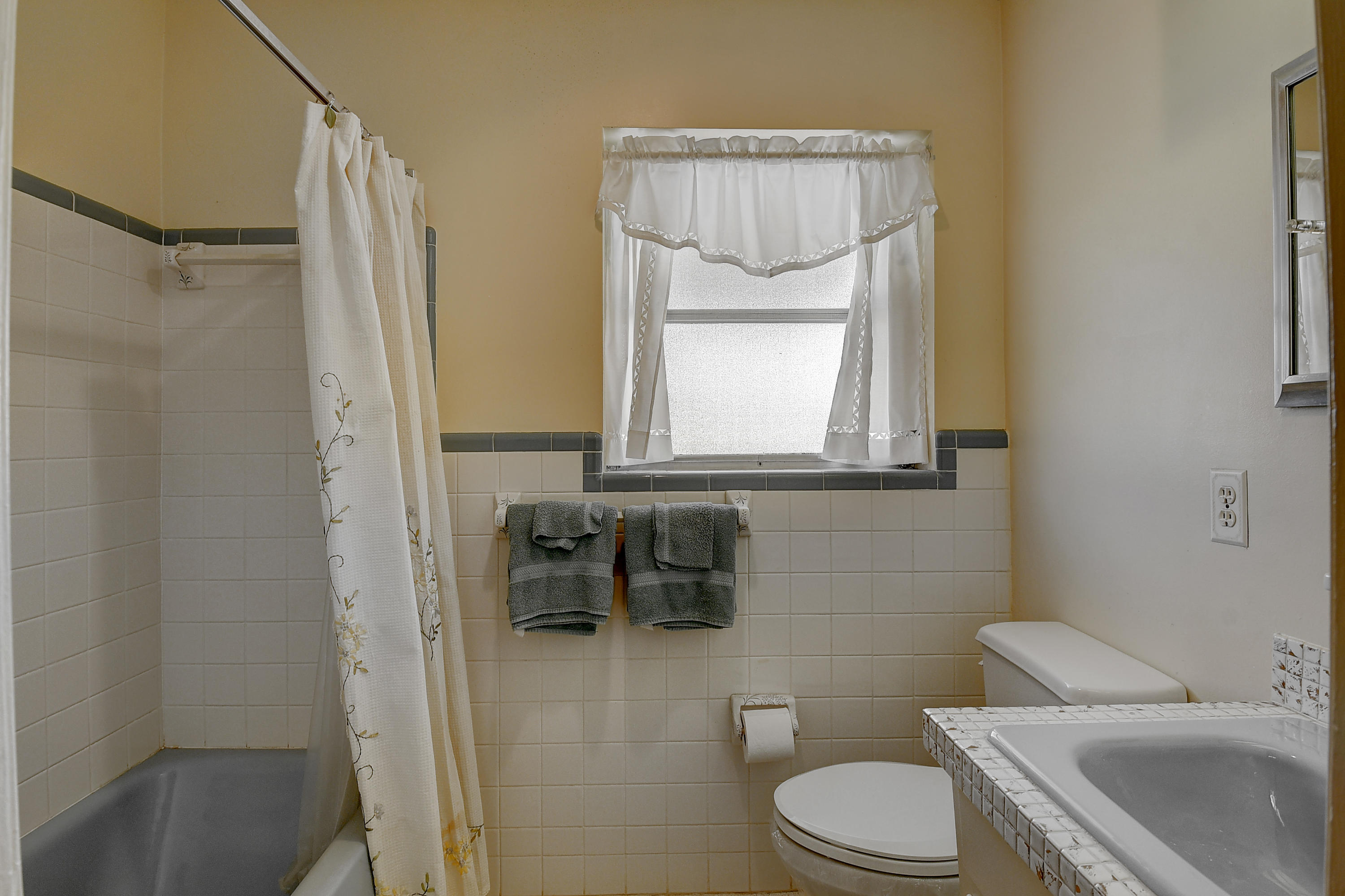 851 West Royal Palm Road Boca Raton, FL 33486 - Photo 24 of 37 Master bath