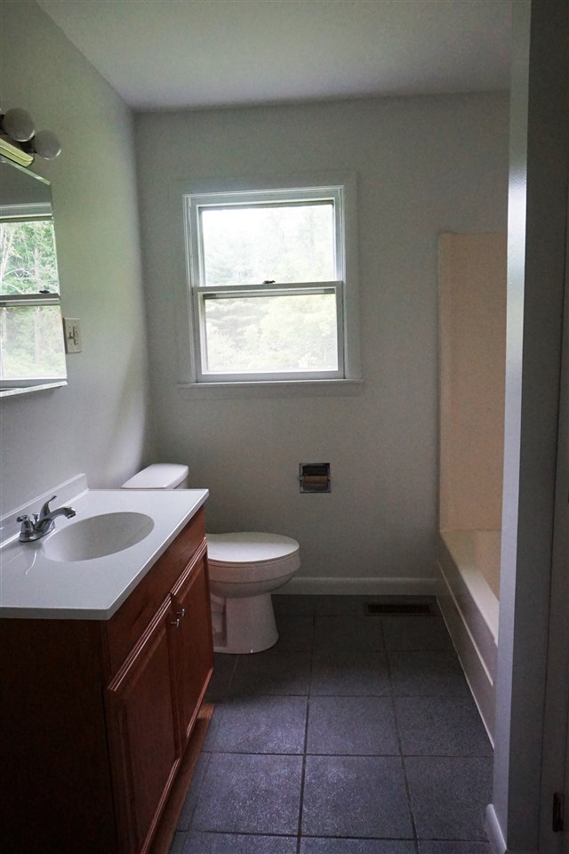 220 Tigertown Road Hartford, VT 05001 - Photo 17 of 24 Gallery Image 17