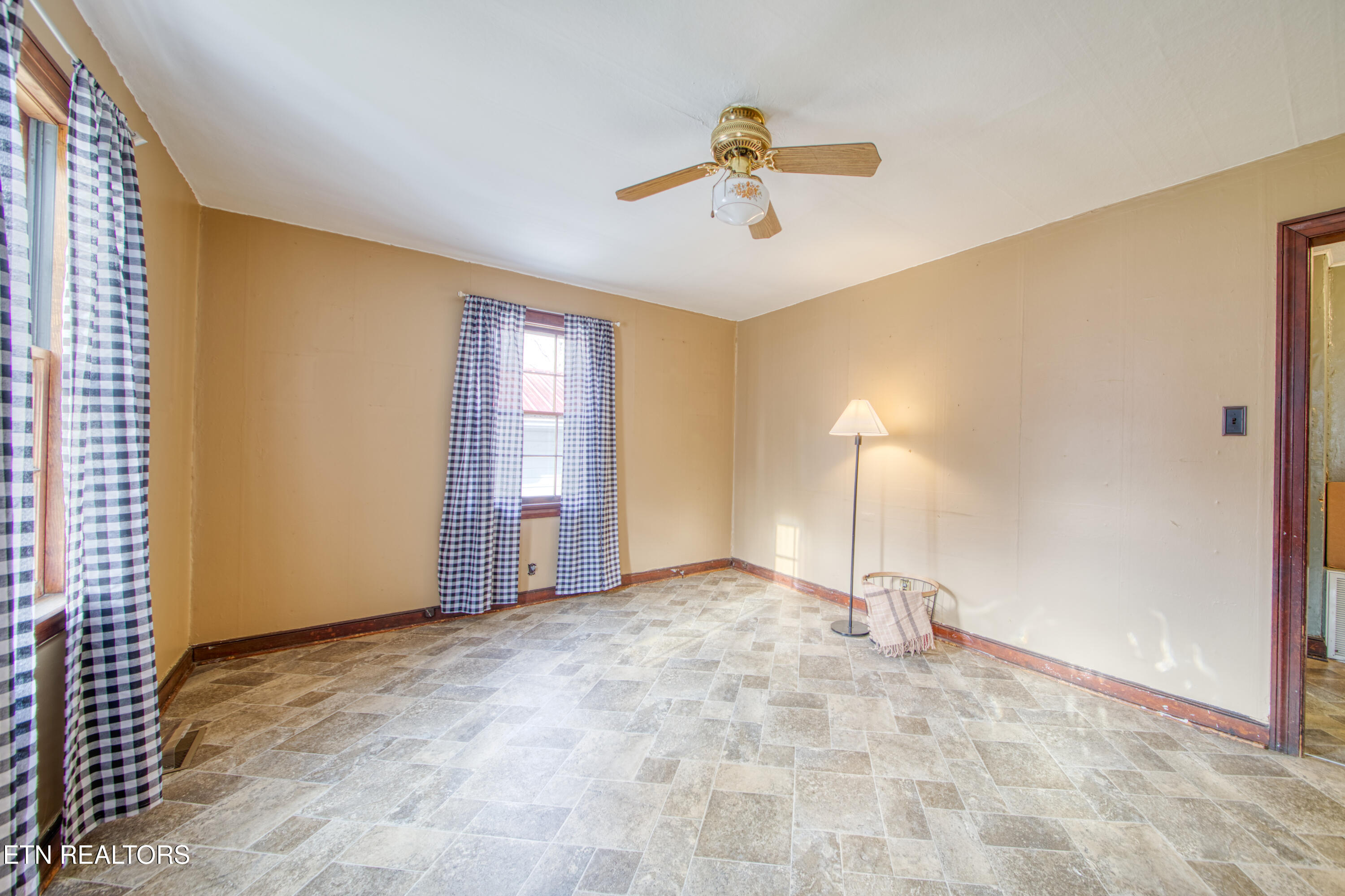 161 Tub Springs Road Harriman, TN 37748 - Photo 4 of 16 0H3A0115_4