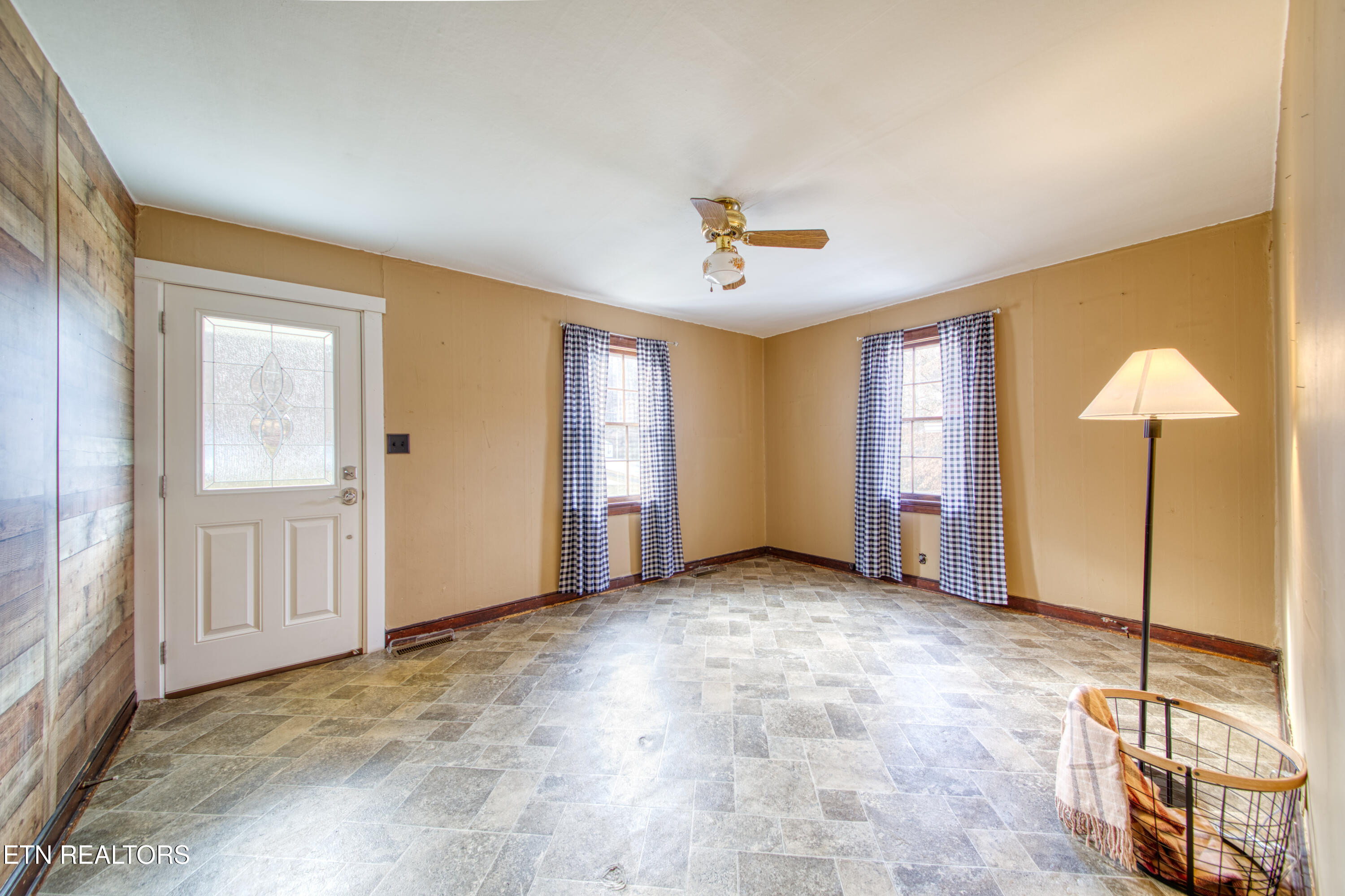 161 Tub Springs Road Harriman, TN 37748 - Photo 5 of 16 0H3A0119_5