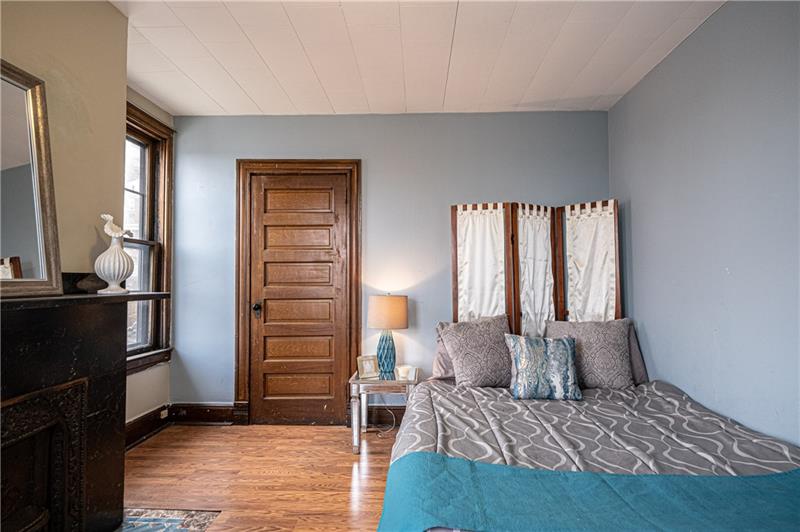 3393 Ridgway Street Pittsburgh, PA 15213 - Photo 11 of 25 Gallery Image 11