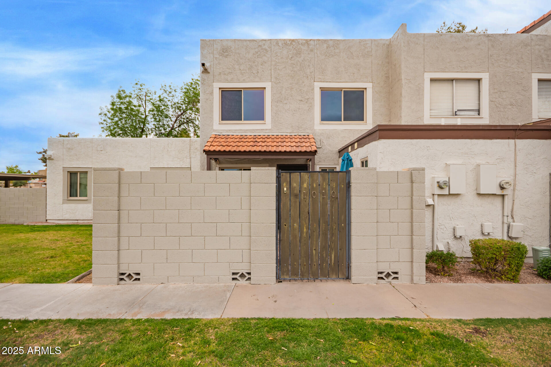 1010 East Redfield Road Tempe, AZ 85283 - Photo 1 of 24 01 - Redfield