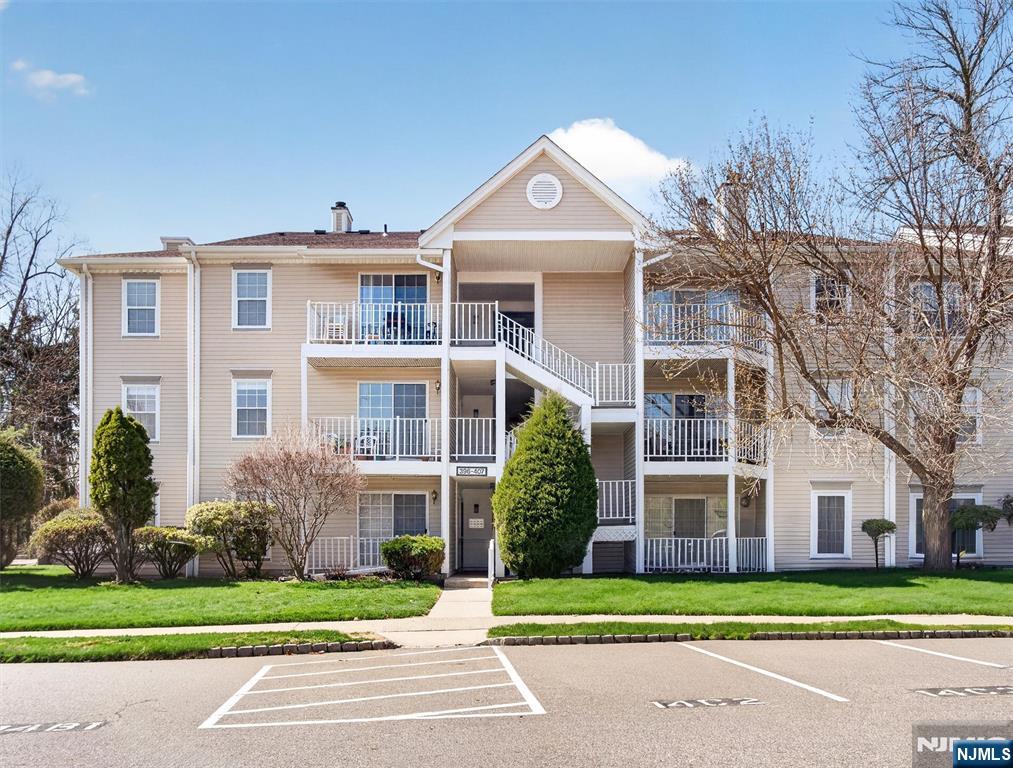 403 Poets Way, Unit 403 Mahwah, NJ 07430 - Photo 1 of 21