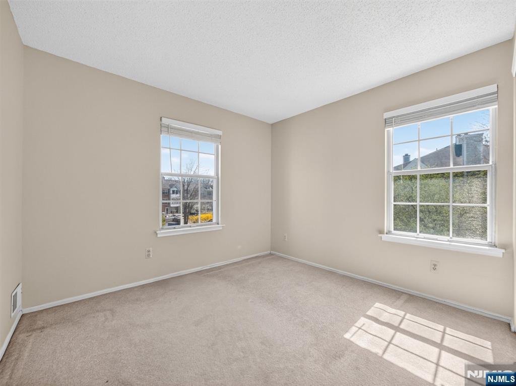 403 Poets Way, Unit 403 Mahwah, NJ 07430 - Photo 11 of 21