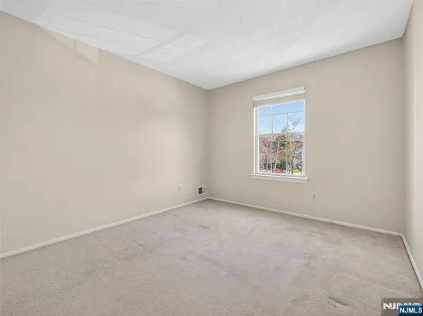 $2,900 | 403 Poets Way, Unit 403, Mahwah, NJ 07430