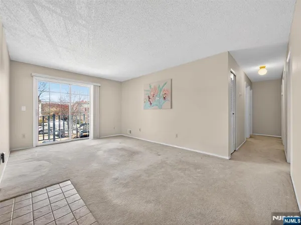 $2,900 | 403 Poets Way, Unit 403, Mahwah, NJ 07430