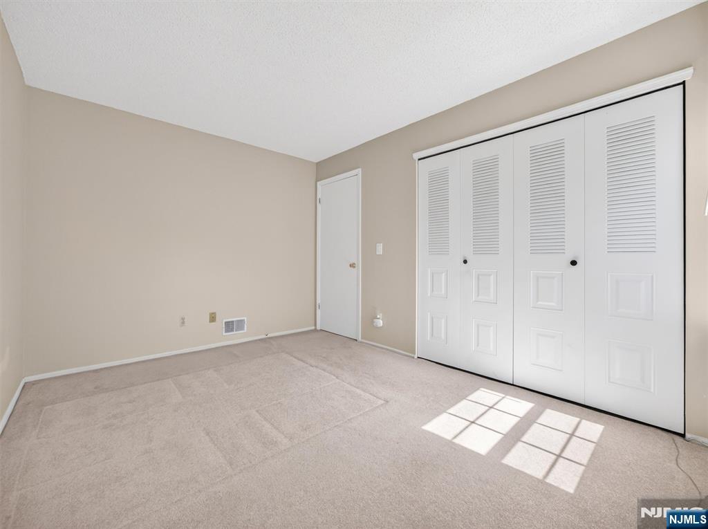 403 Poets Way, Unit 403 Mahwah, NJ 07430 - Photo 10 of 21