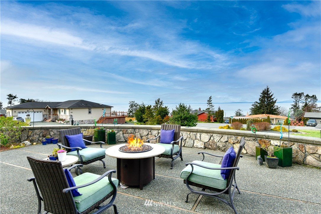 2392 Williams Road Oak Harbor, WA 98277 - Photo 3 of 39 Gallery Image 3