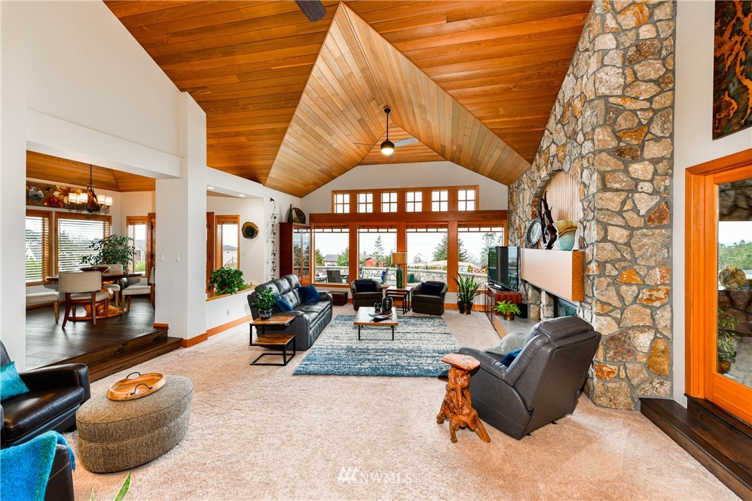 2392 Williams Road Oak Harbor, WA 98277 - Photo 6 of 39 Gallery Image 6
