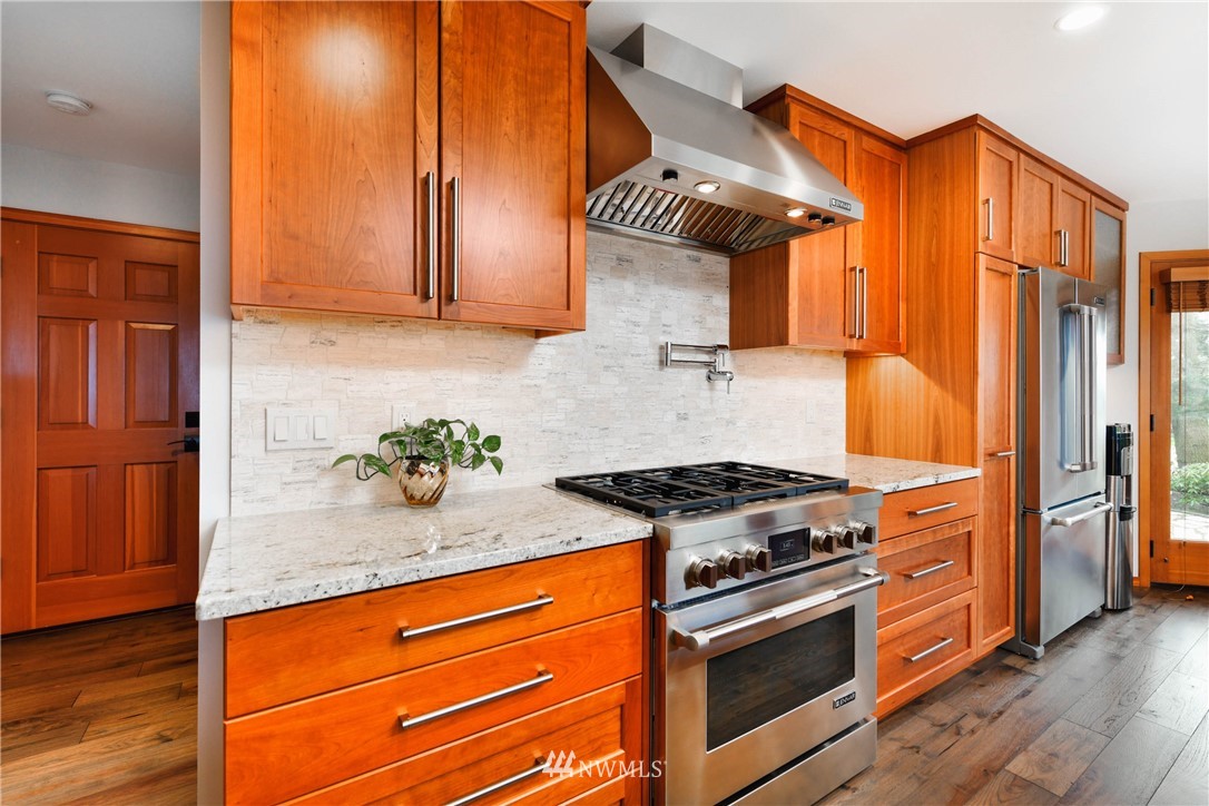 2392 Williams Road Oak Harbor, WA 98277 - Photo 8 of 39 Gallery Image 8