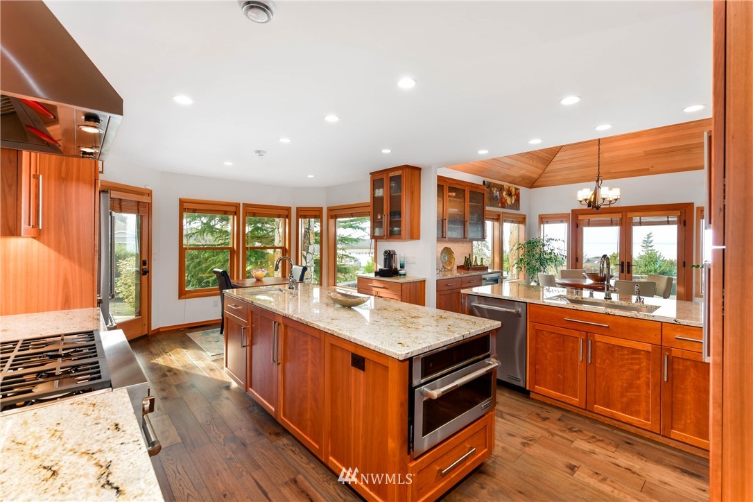 2392 Williams Road Oak Harbor, WA 98277 - Photo 9 of 39 Gallery Image 9