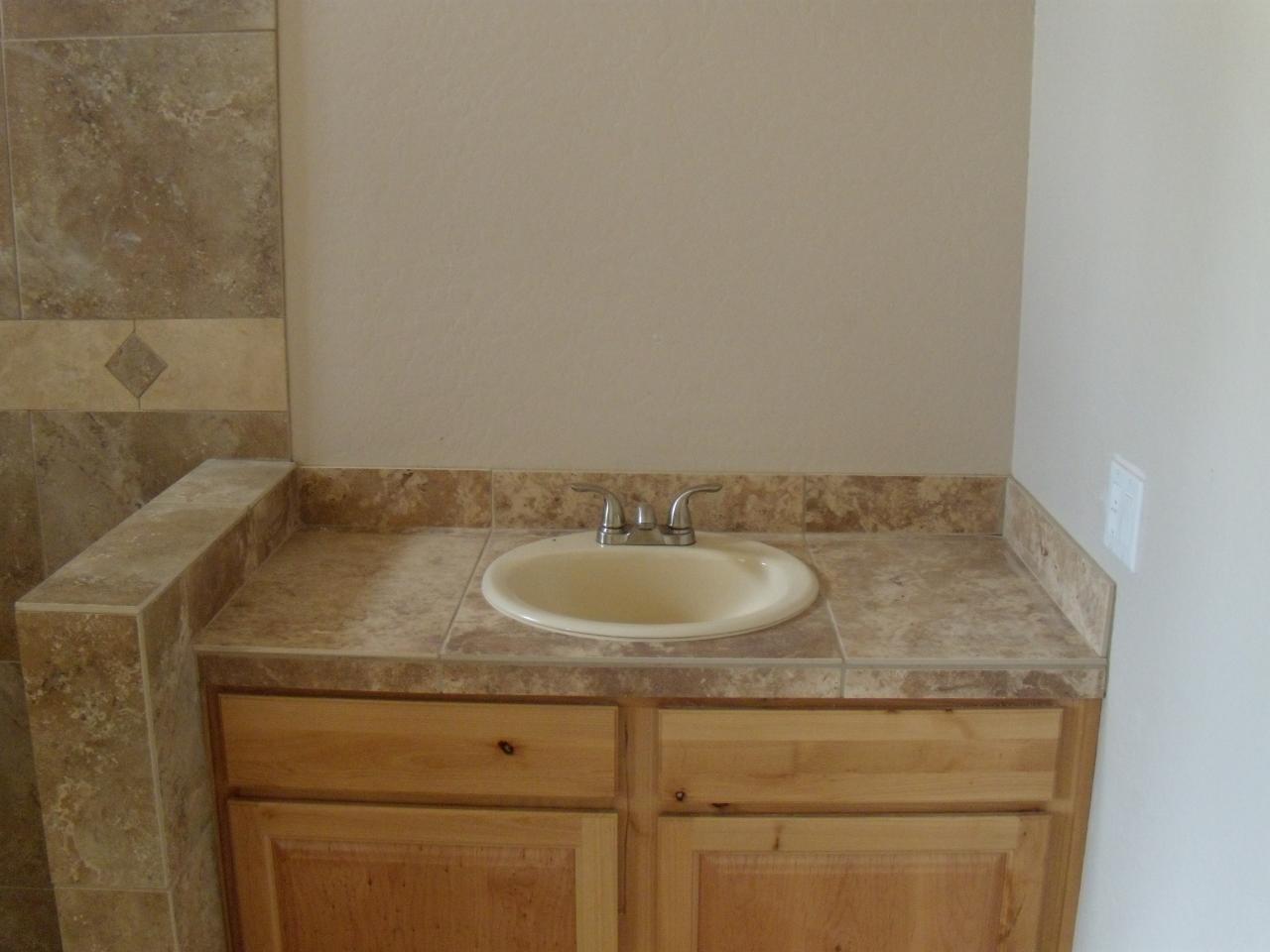 286 South Hilton Road Apache Junction, AZ 85119 - Photo 18 of 27 Master bath - separate vanities