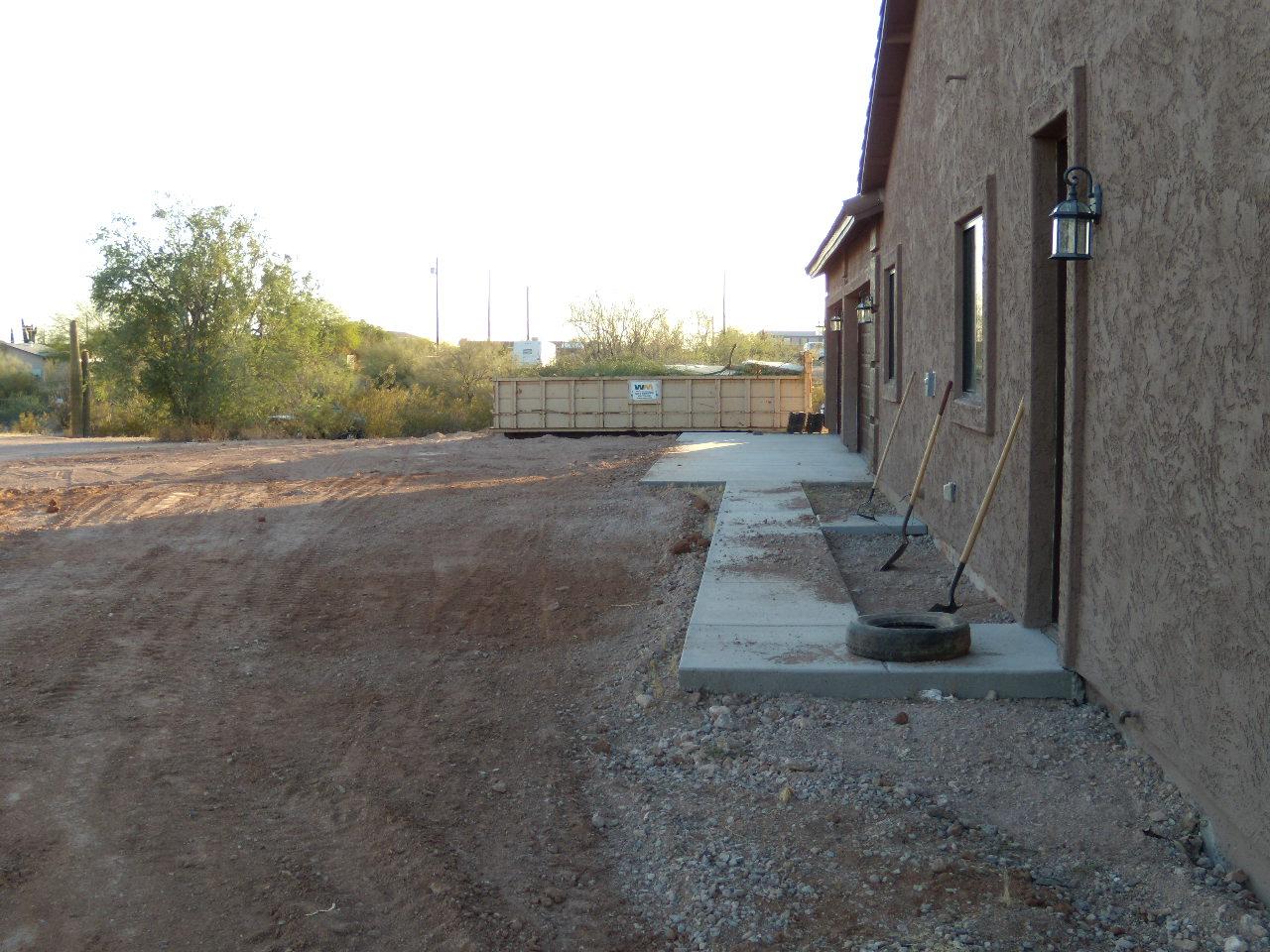 286 South Hilton Road Apache Junction, AZ 85119 - Photo 5 of 27 South side