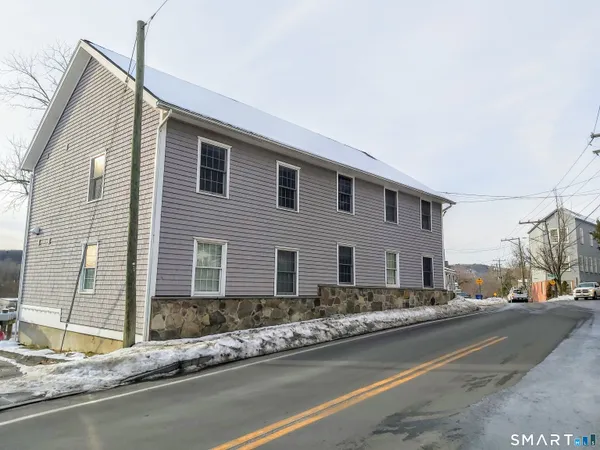 $1,595 | 127 Railroad Street, Unit 131, New Milford, CT 06776