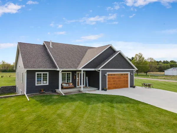 $624,900 | N806 Long Drive, Koshkonong, WI 53538