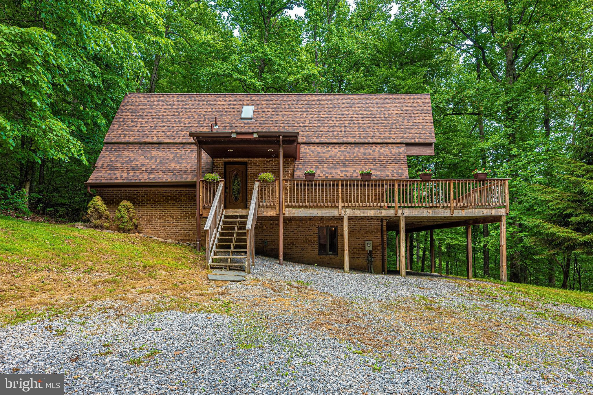 6838 Mountain Church Road Middletown, MD 21769 - Photo 4 of 49 Inviting home with an expansive deck!