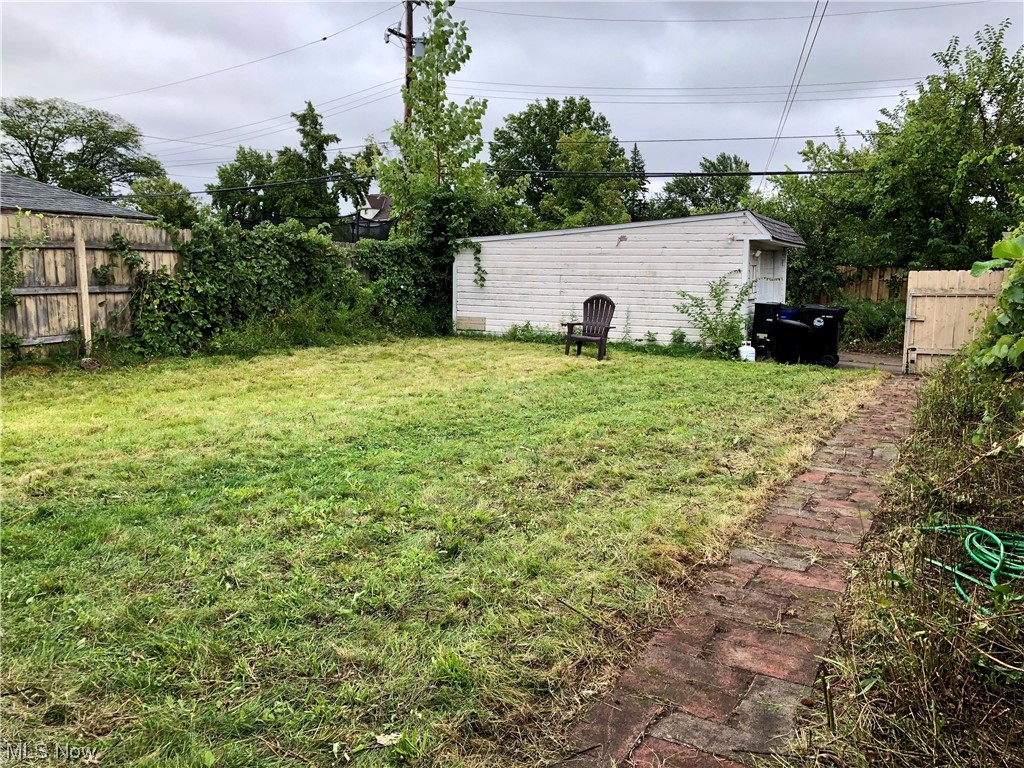 18421 Homeway Road Cleveland, OH 44135 - Photo 8 of 27 View of yard