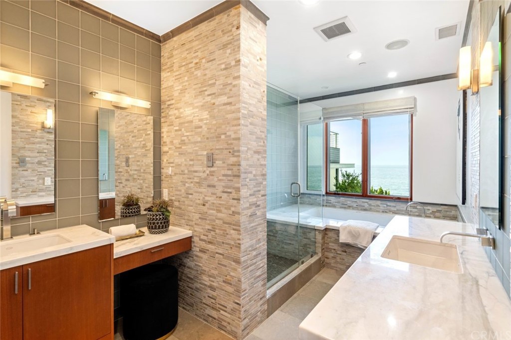 11 Camel Point Drive Laguna Beach, CA 92651 - Photo 24 of 67 Master Bathroom