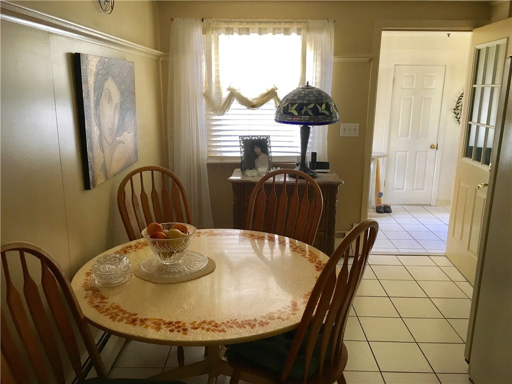 30 Rutherford Avenue Warwick, RI 02886 - Photo 3 of 11 Gallery Image 3