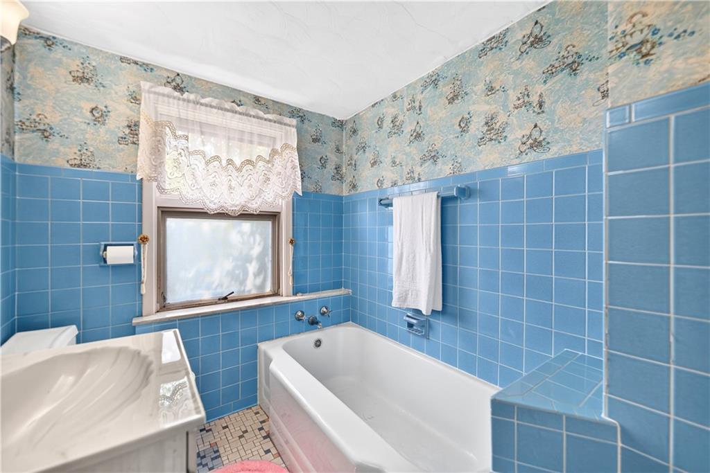 2980 Ruthwood Avenue Pittsburgh, PA 15227 - Photo 33 of 49 Upper Level