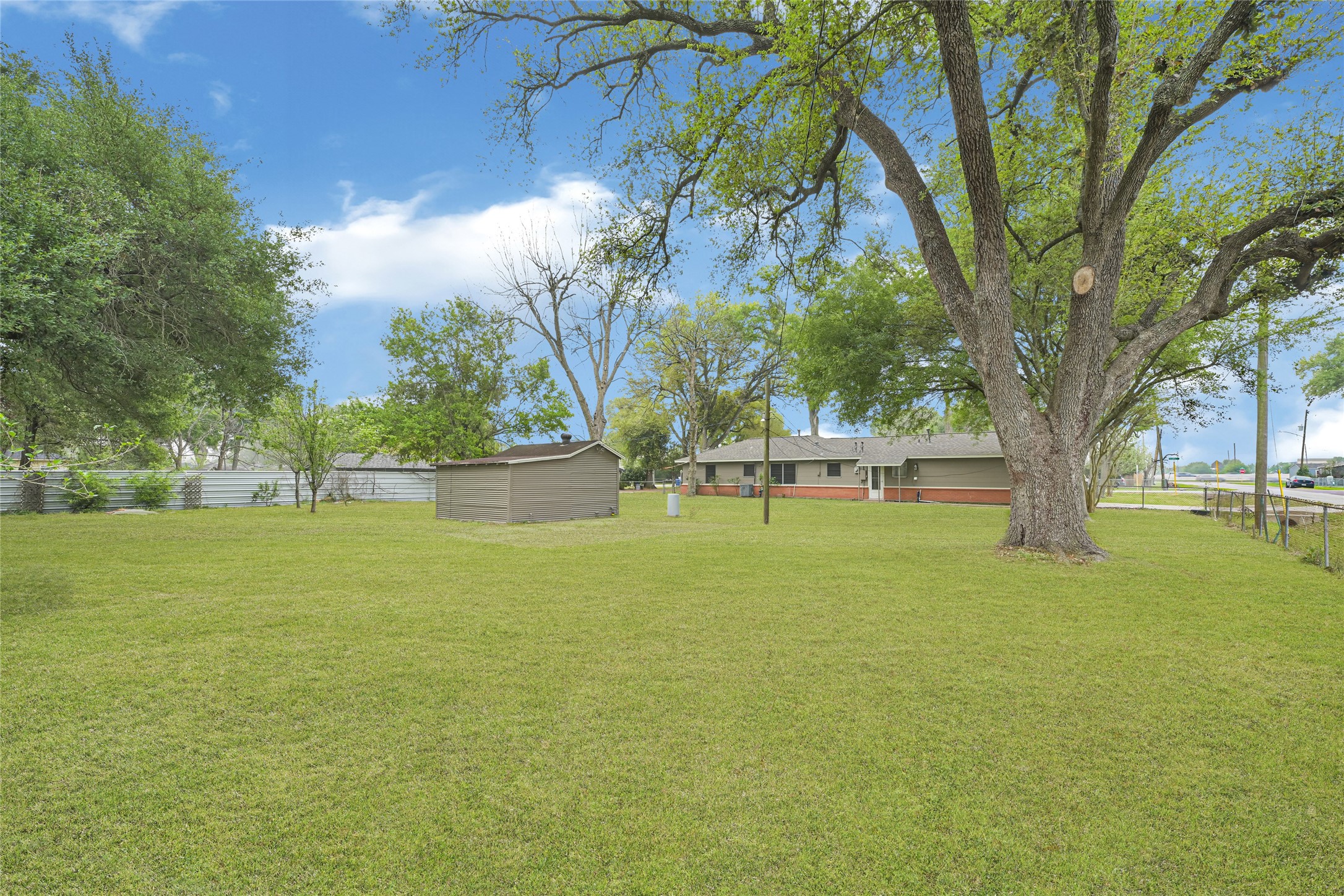 205 Grammar Road Houston, TX 77047 - Photo 19 of 26 a view of outdoor space and yard