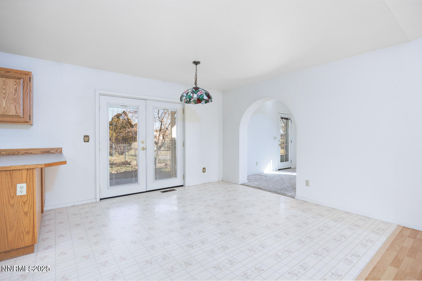 120 Hunter Park Way Fallon, NV 89406 - Photo 6 of 27 an empty room with windows