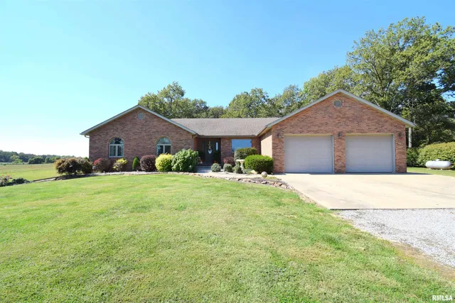 $365,000 | 677 County Road 105 East, Bluford, IL 62814