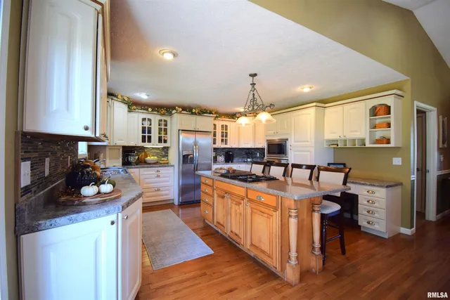 $365,000 | 677 County Road 105 East, Bluford, IL 62814