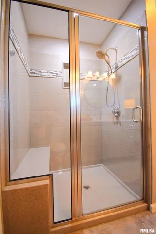 $365,000 | 677 County Road 105 East, Bluford, IL 62814