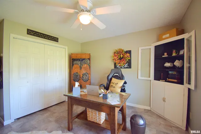 $365,000 | 677 County Road 105 East, Bluford, IL 62814